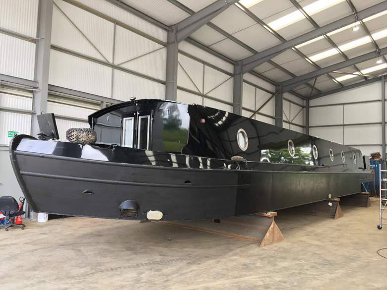 Blacking Narrowboats and Widebeams